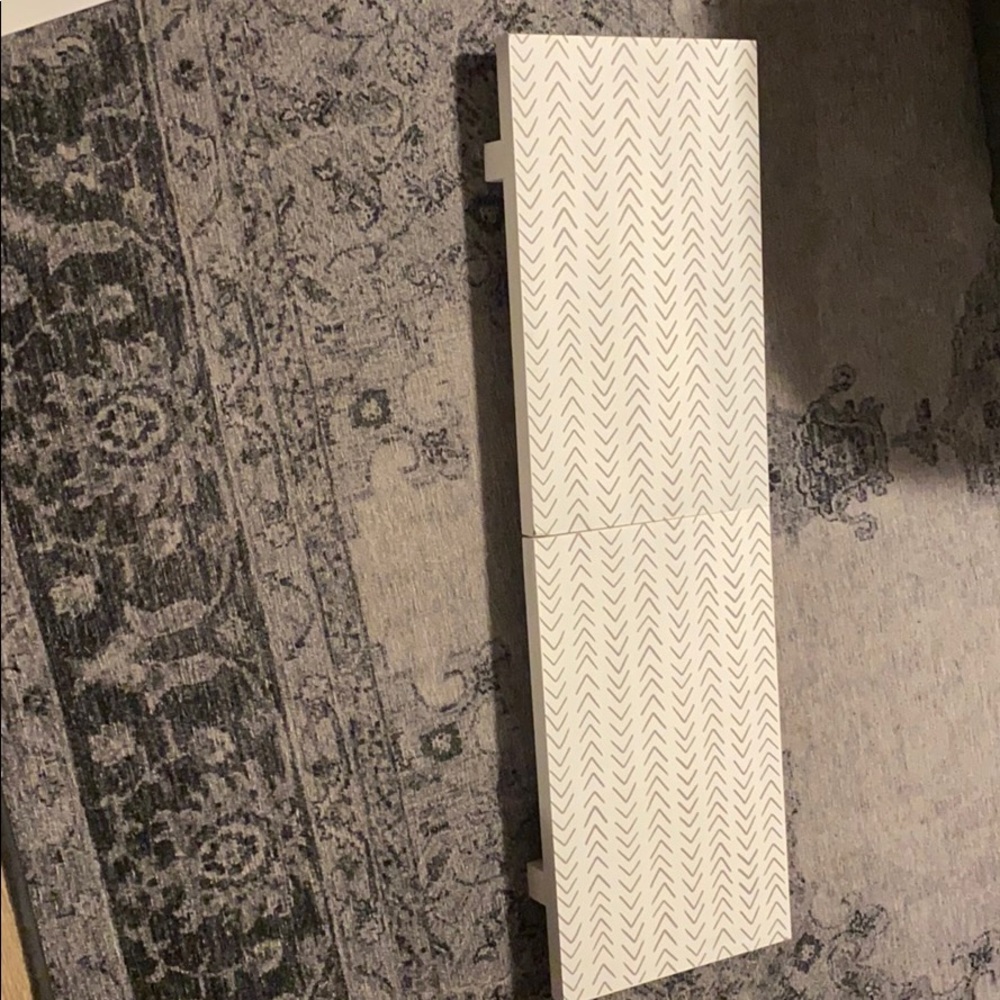 Decocrated wood runner